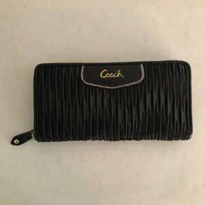 **WEEKEND SALE** Coach Wallet